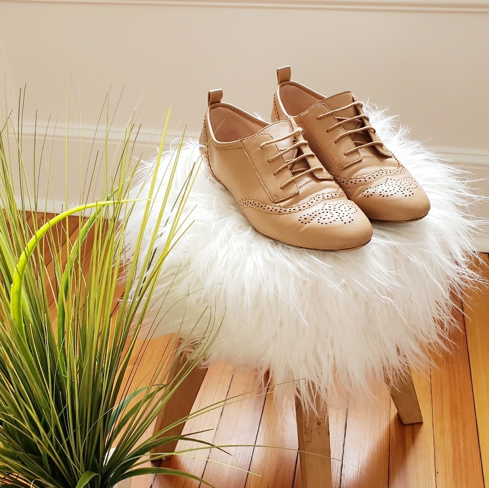 ZARA EUC Nude Leather Loafers Size 8
